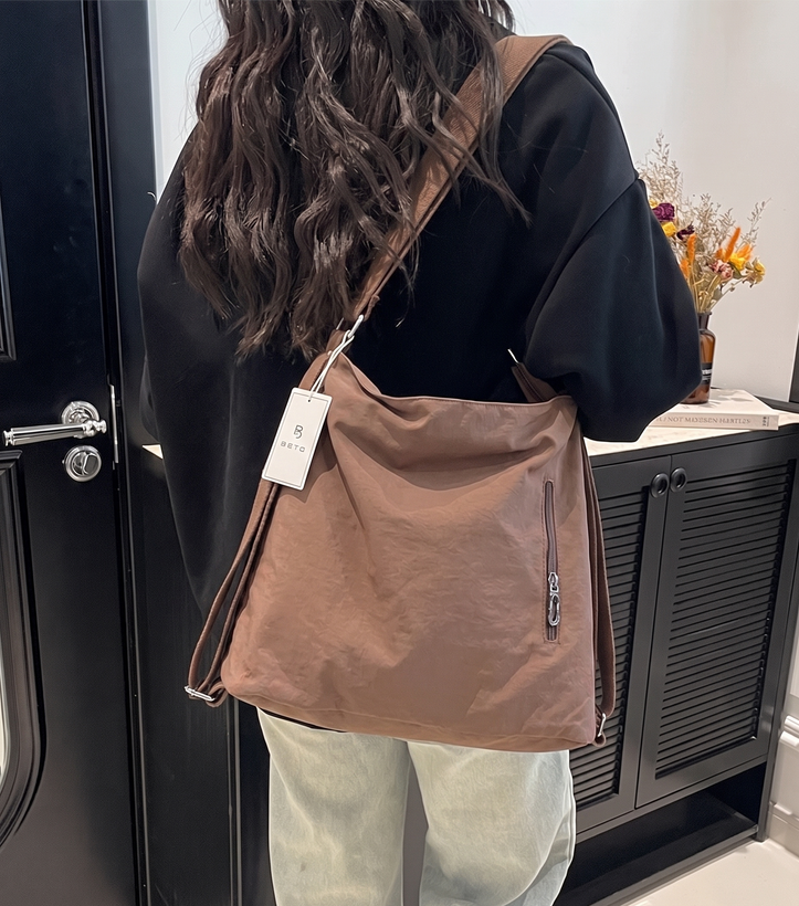 BSTO کیف دوشی روزانه